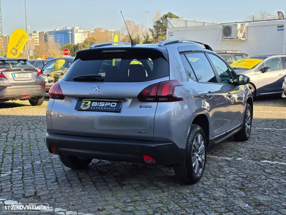 Peugeot 2008 1.2 PureTech Style - 7