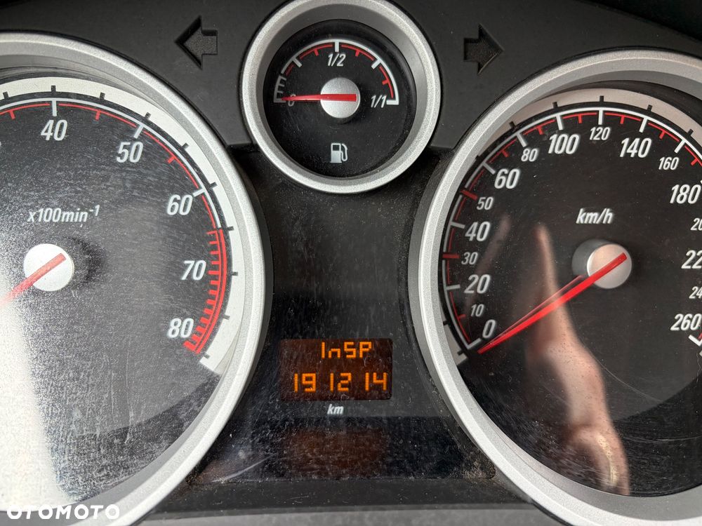 Opel Astra 1.6 Essentia - 12