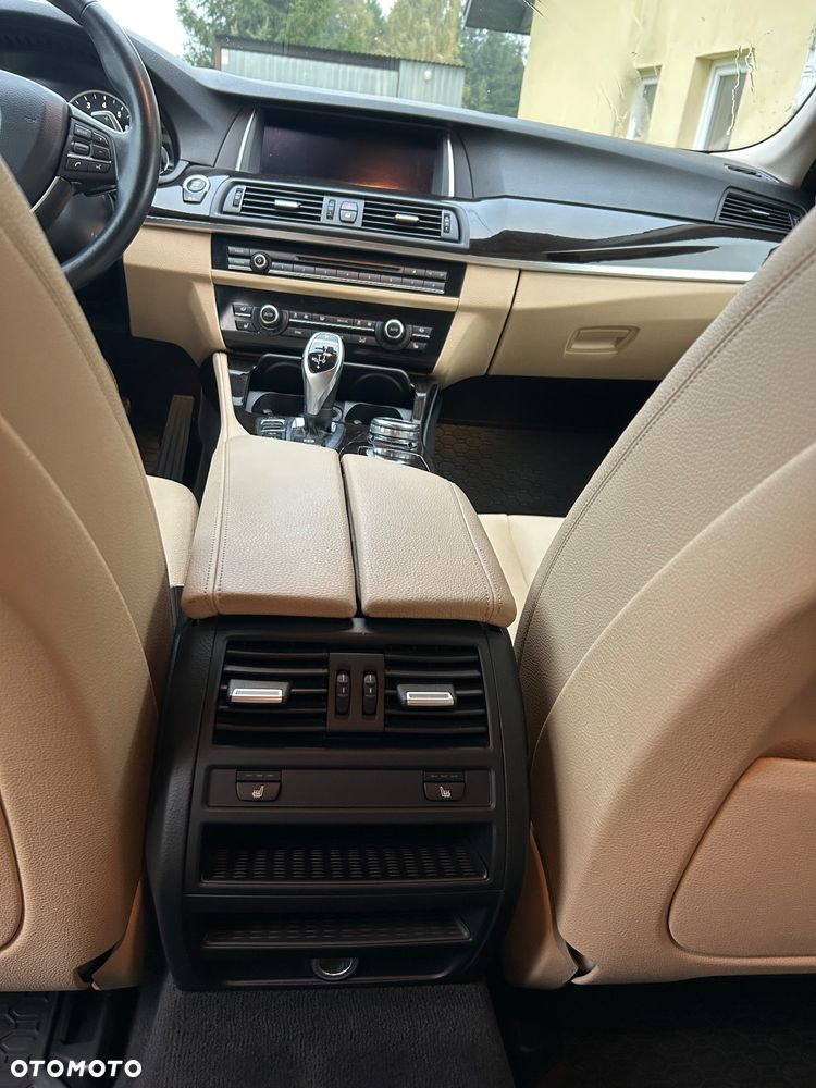 BMW Seria 5 535i xDrive Sport-Aut Luxury Line - 15