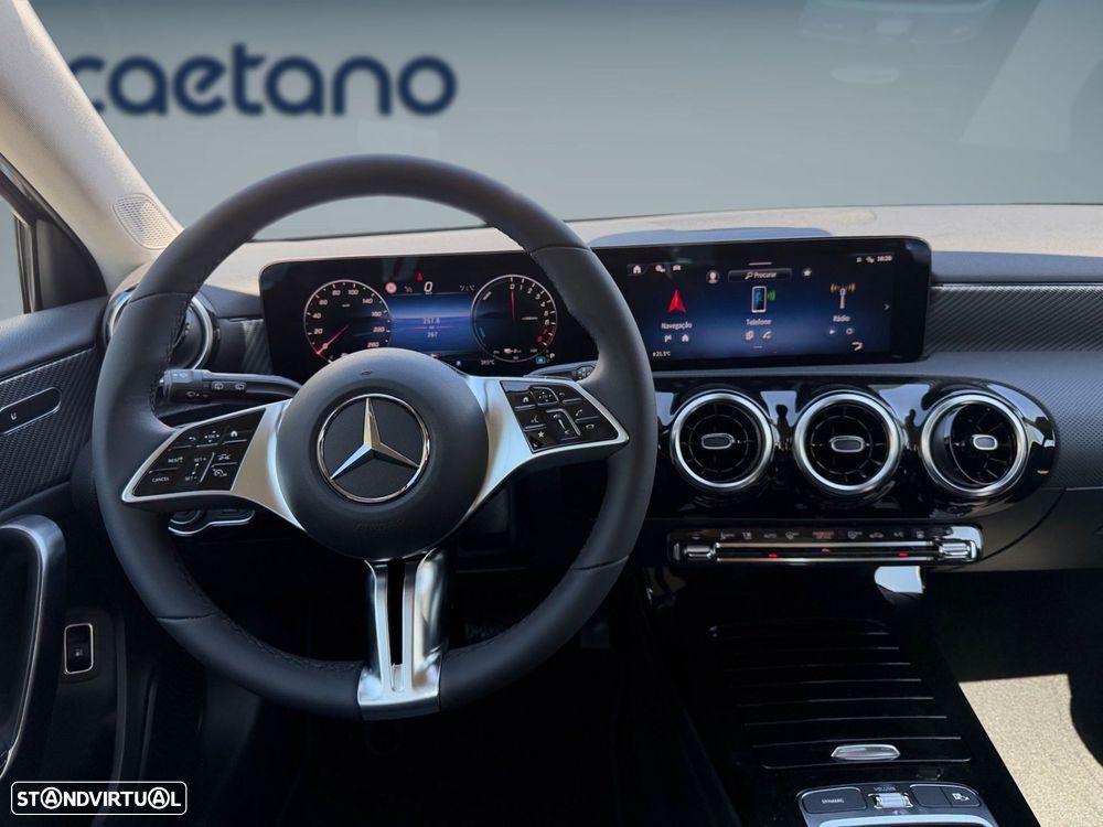 Mercedes-Benz A 250 e - 12