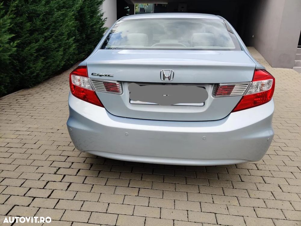 Honda Civic 1.8 i-VTEC AT Elegance - 4