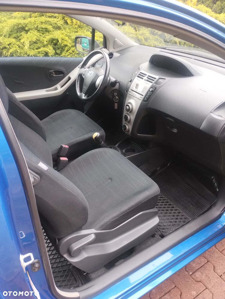 Toyota Yaris - 4