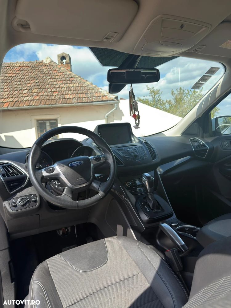 Ford Kuga 2.0 TDCi 4x4 Aut. Trend - 10