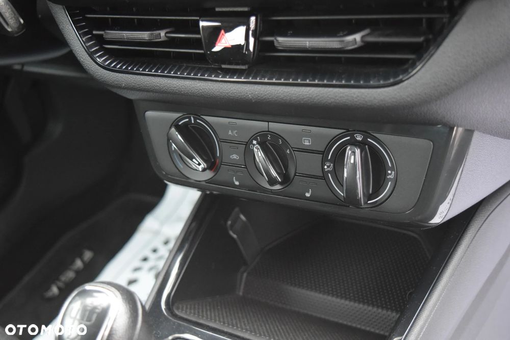 Skoda Fabia 1.0 MPI Style - 21