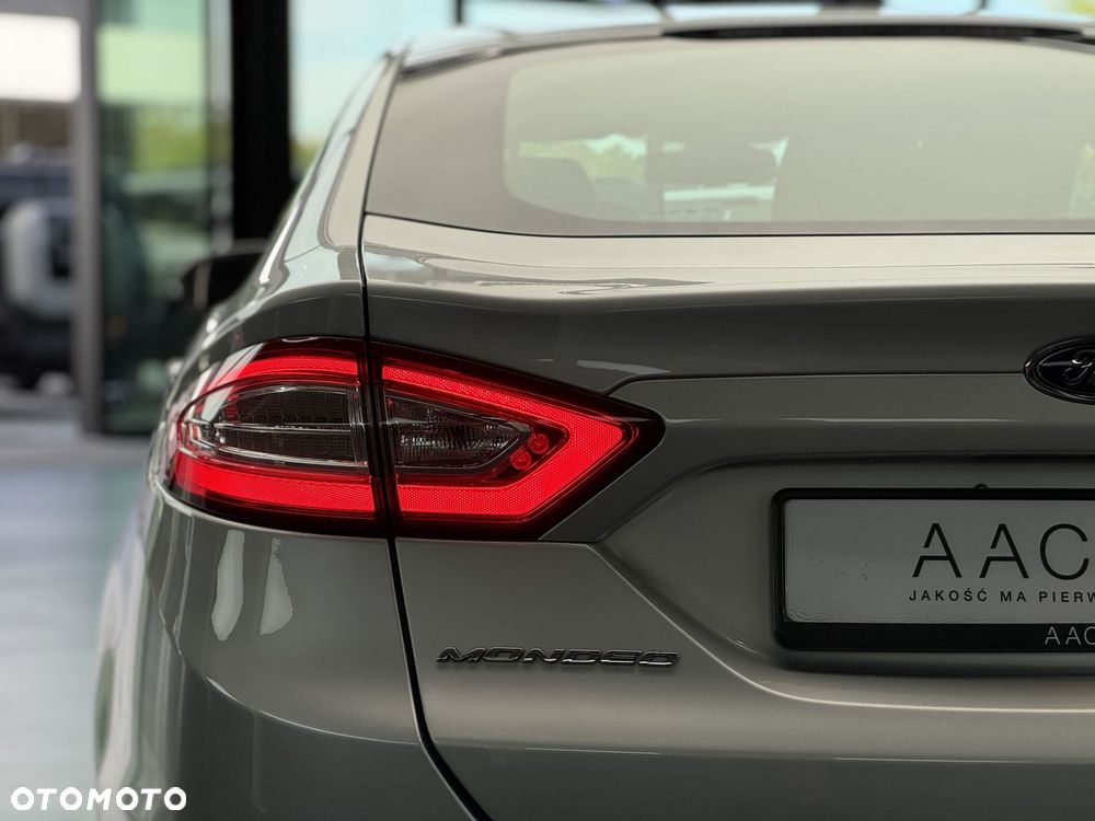 Ford Mondeo - 35