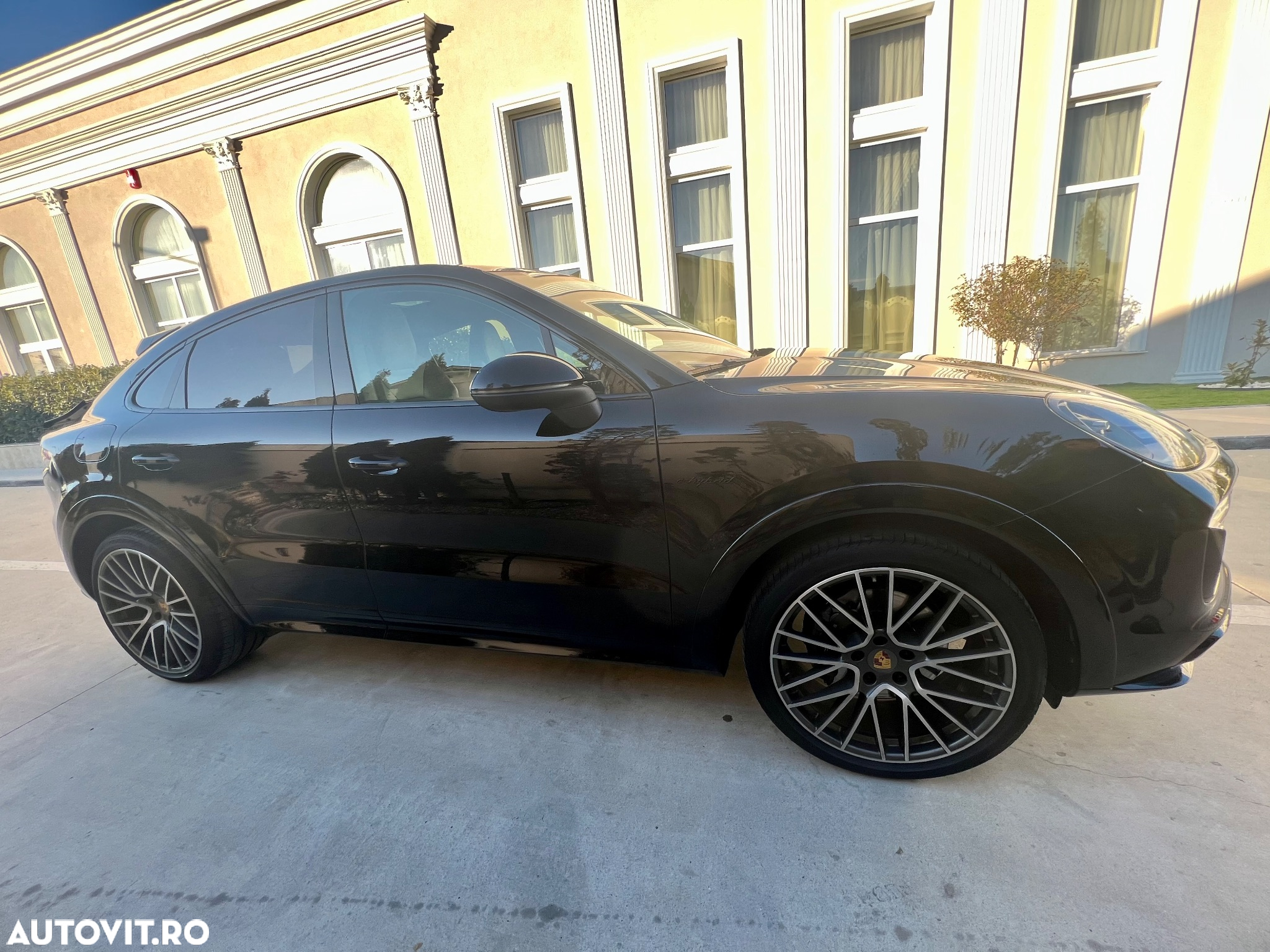 Porsche Cayenne Coupe ver-e--hybrid-tiptronic-s-platinum-edition - 7