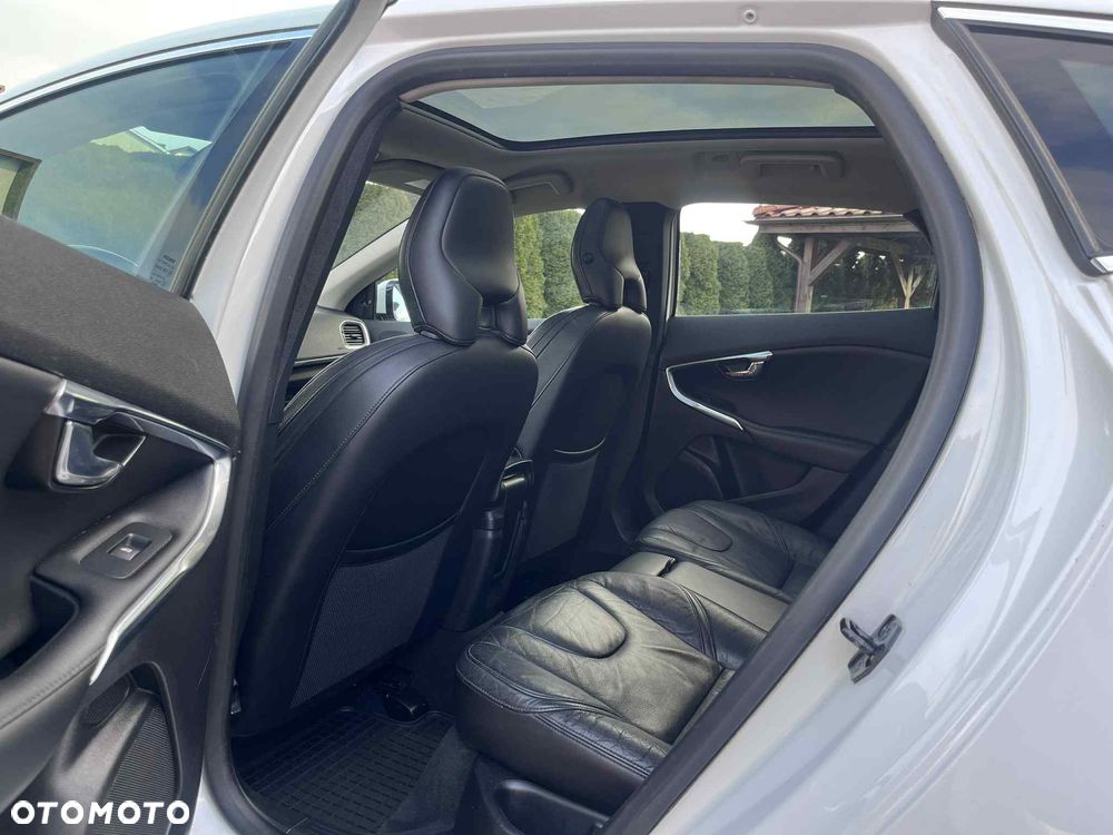 Volvo V40 D2 Momentum - 21