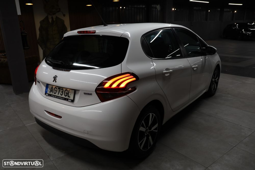 Peugeot 208 1.6 BlueHDi Style - 3