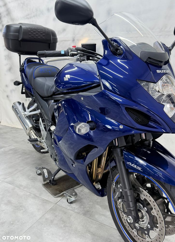 Suzuki GSX - 24