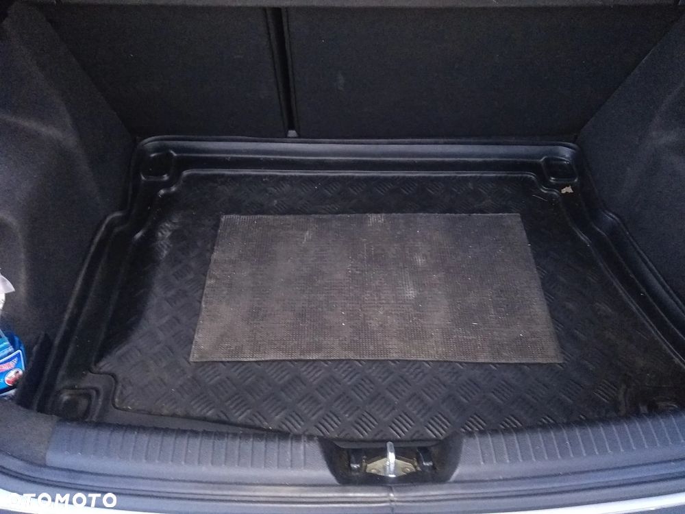 Kia Ceed - 13