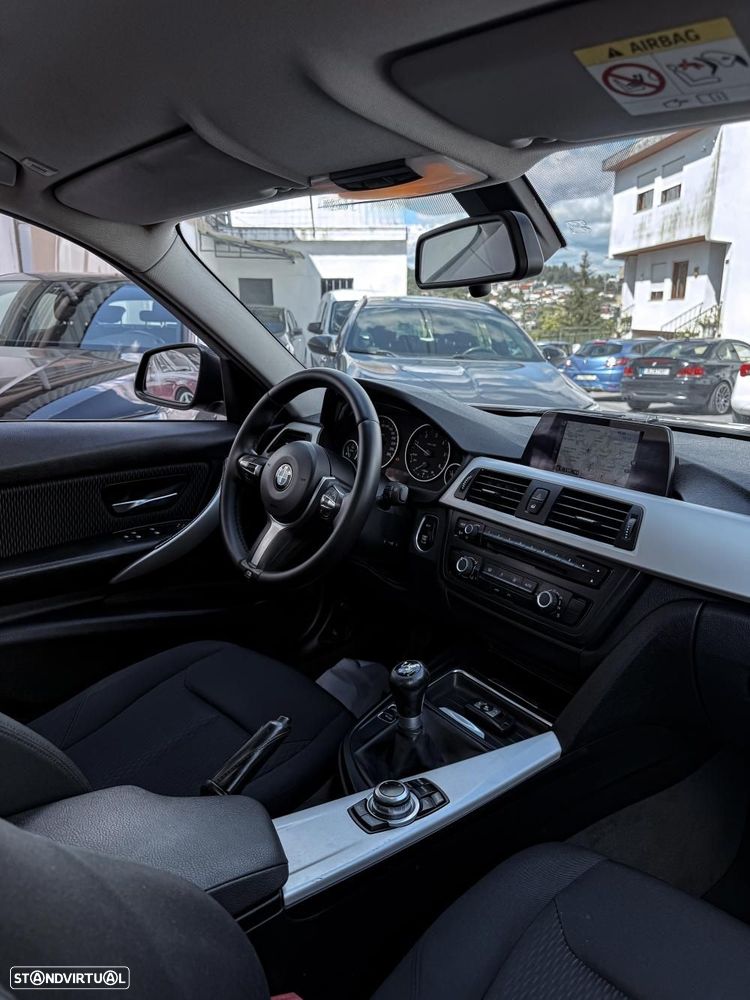 BMW 320 d Line Sport - 11