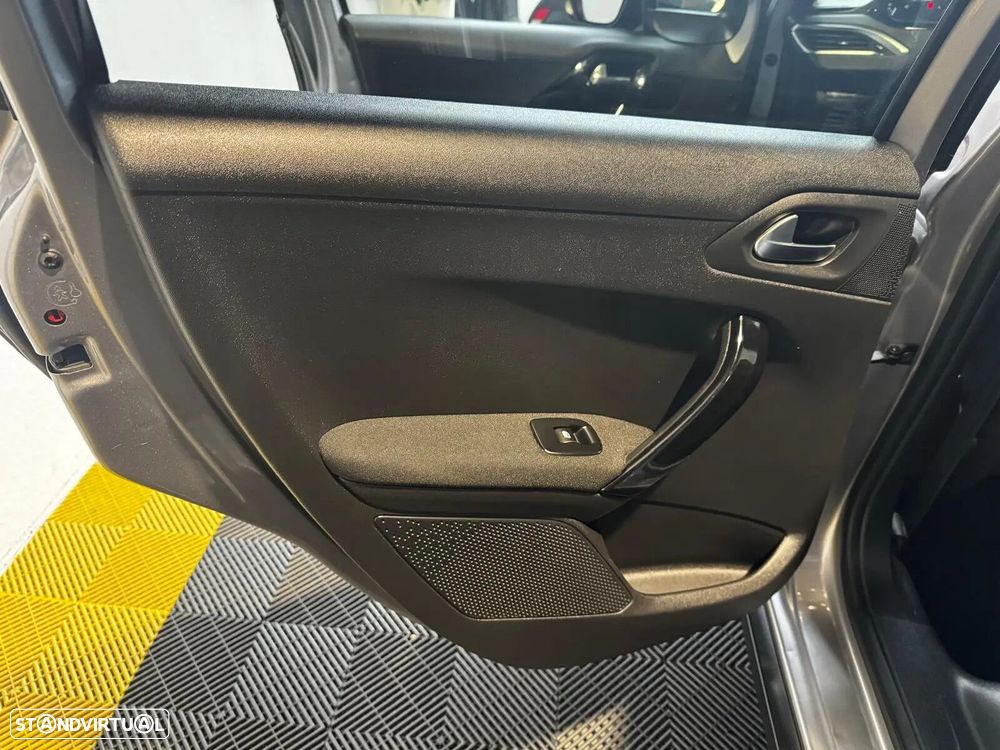 Peugeot 2008 1.2 PureTech Allure - 36