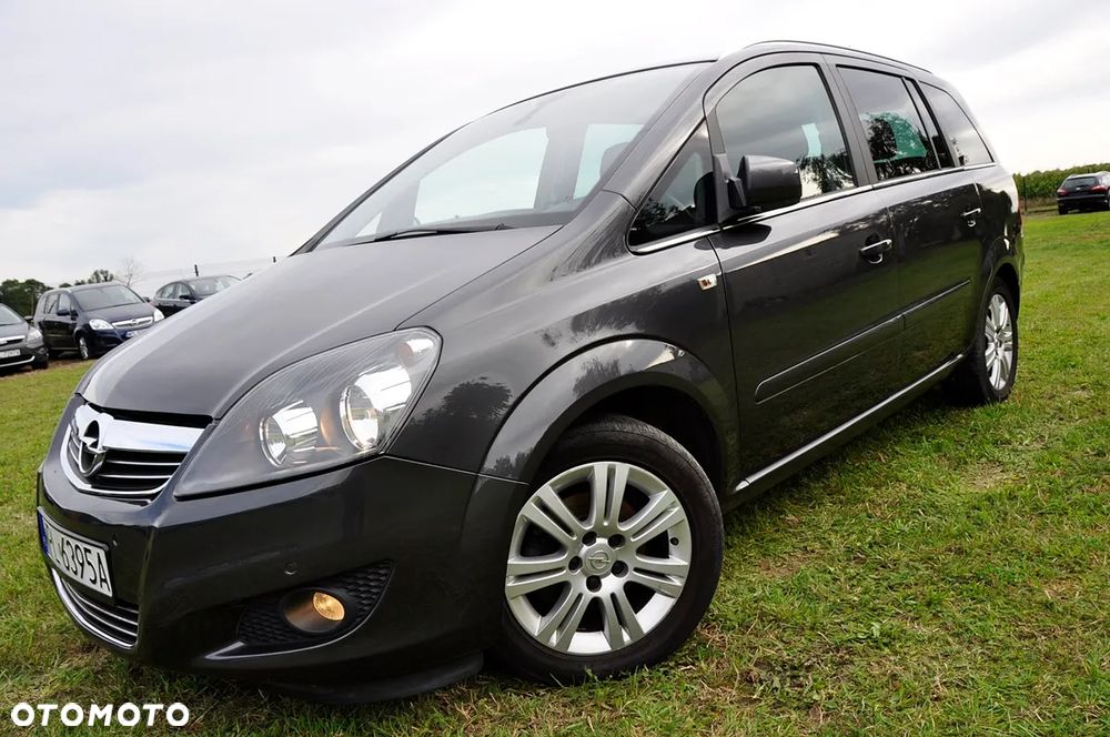 Opel Zafira 1.8 Cosmo - 1