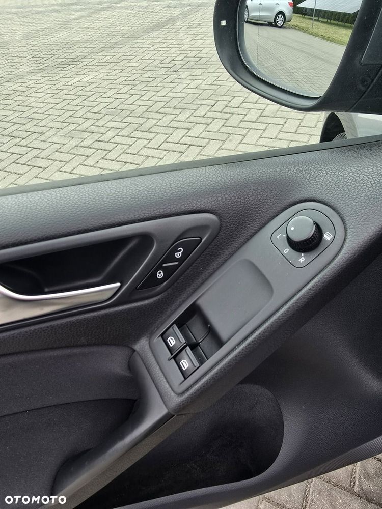 Volkswagen Golf - 22