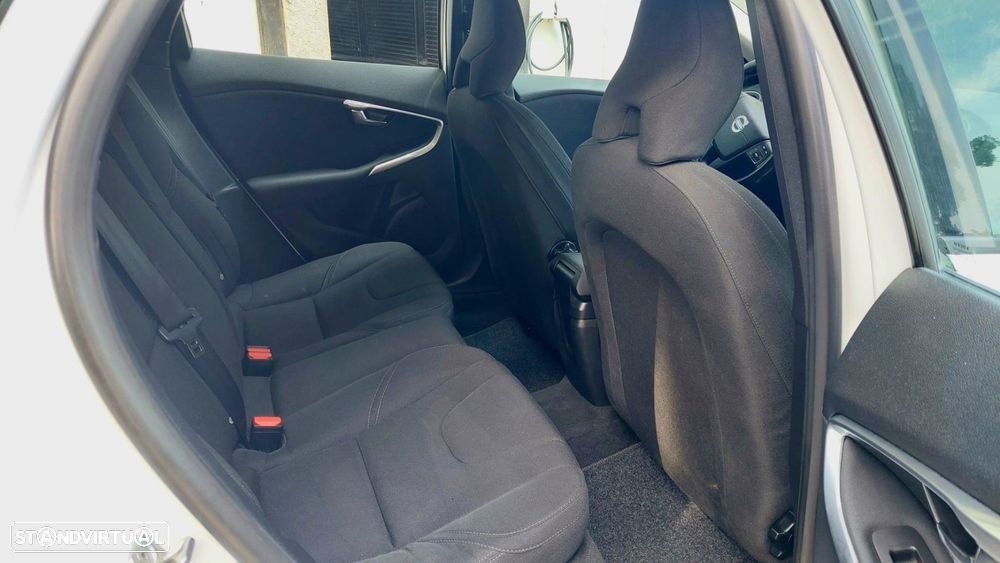 Volvo V40 Cross Country 2.0 D2 Summum - 11