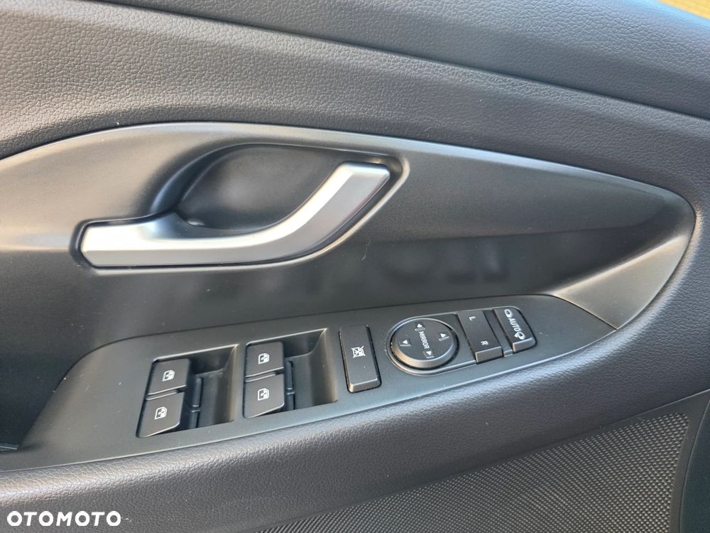 Hyundai i30 1.5 T-GDI 48V Comfort DCT - 31