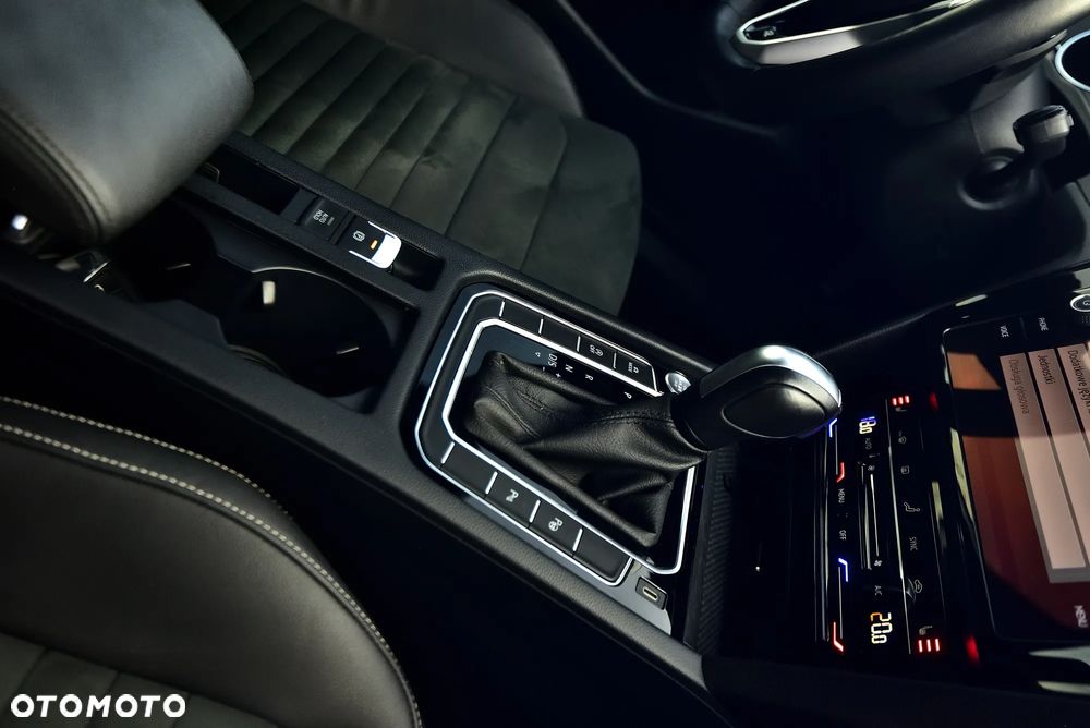 Volkswagen Passat Variant 1.5 TSI OPF DSG Highline - 29