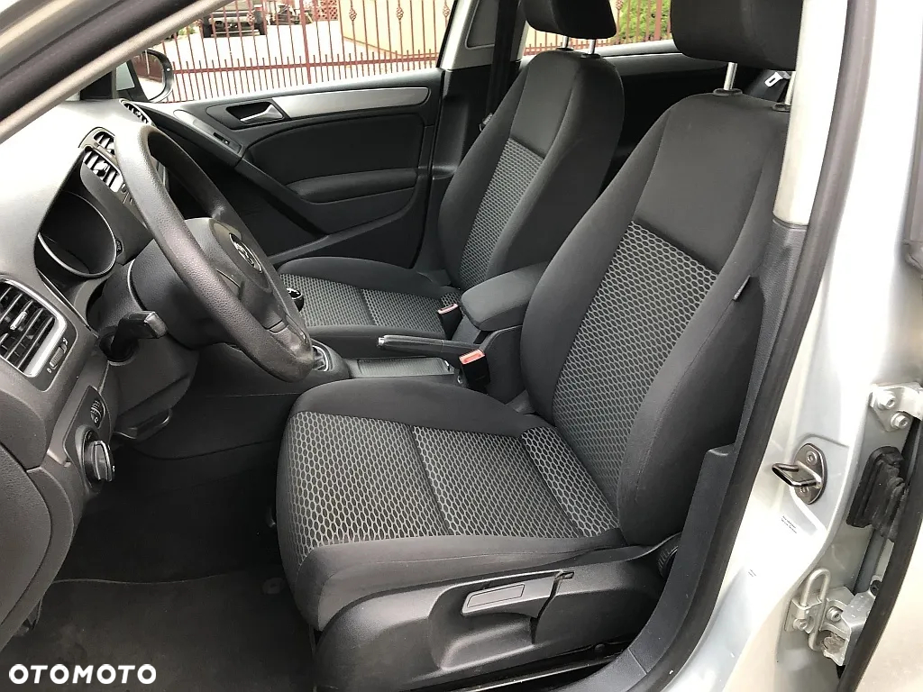 Volkswagen Golf 1.6 TDI DPF Comfortline - 10
