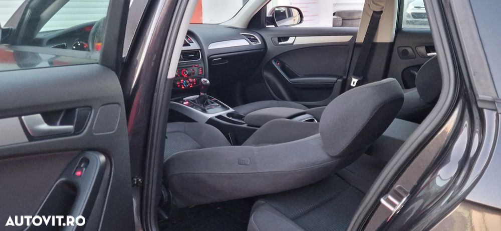 Audi A4 Avant 2.0 TDI DPF Ambiente - 29