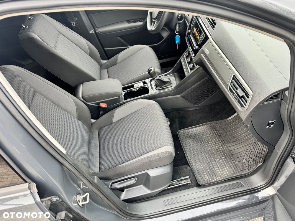 Volkswagen Touran 1.6 TDI SCR BlueMotion Technology Trendline - 11