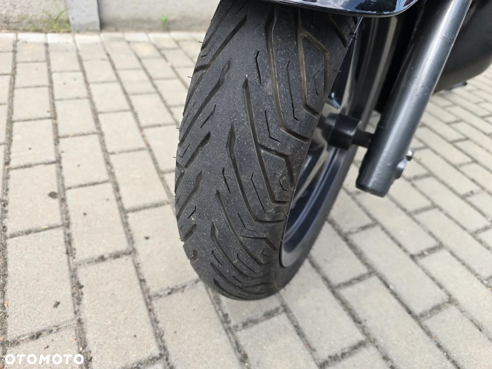 Yamaha X-max - 12