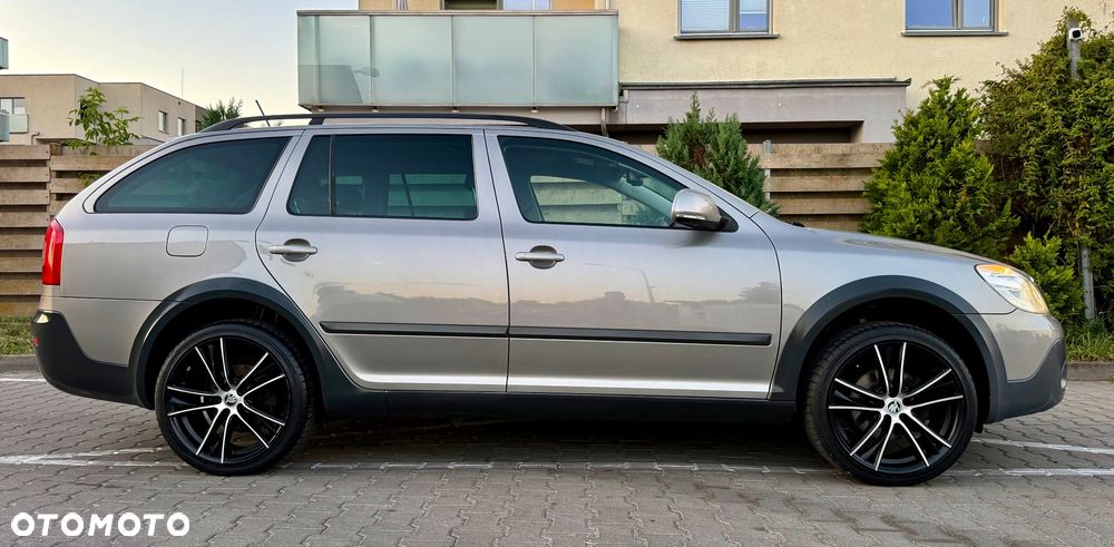 Skoda Octavia 2.0 TDI DPF 4x4 Scout - 17