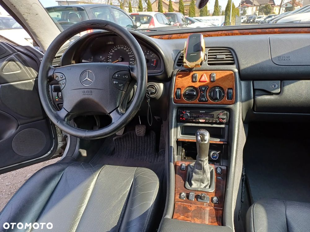 Mercedes-Benz CLK - 21