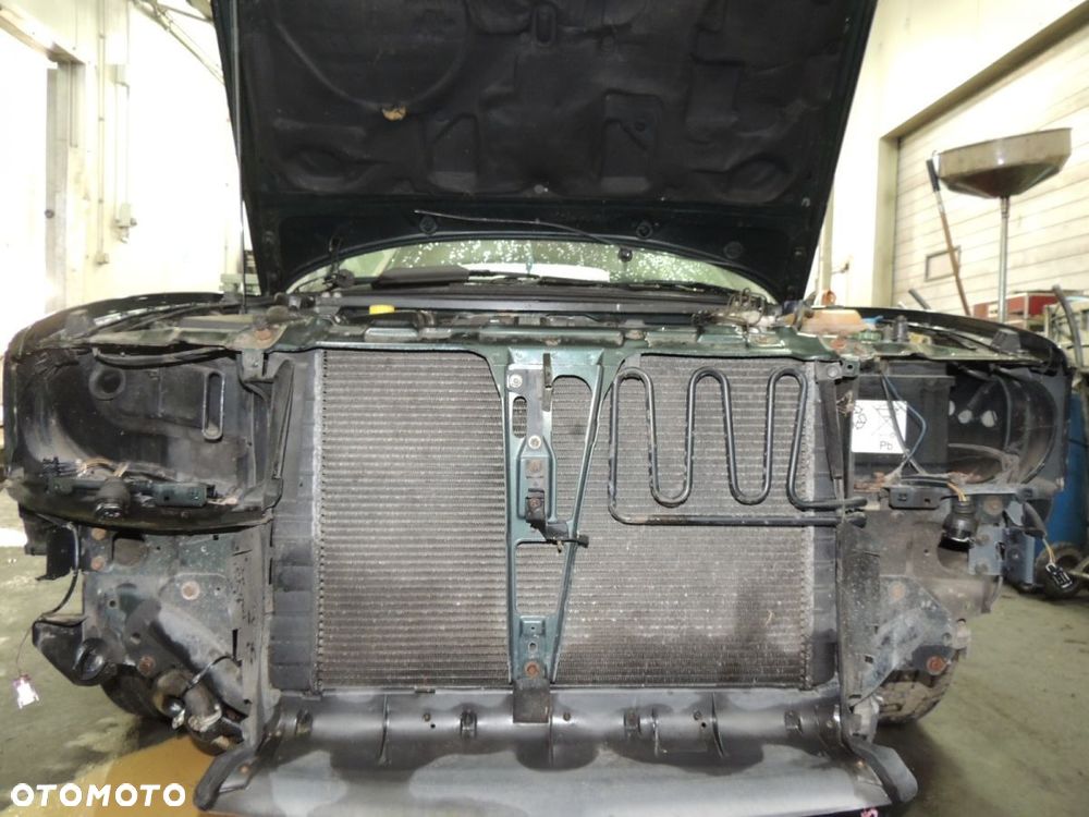 Pas przedni AUDI 80 B4 Cabrio - 1