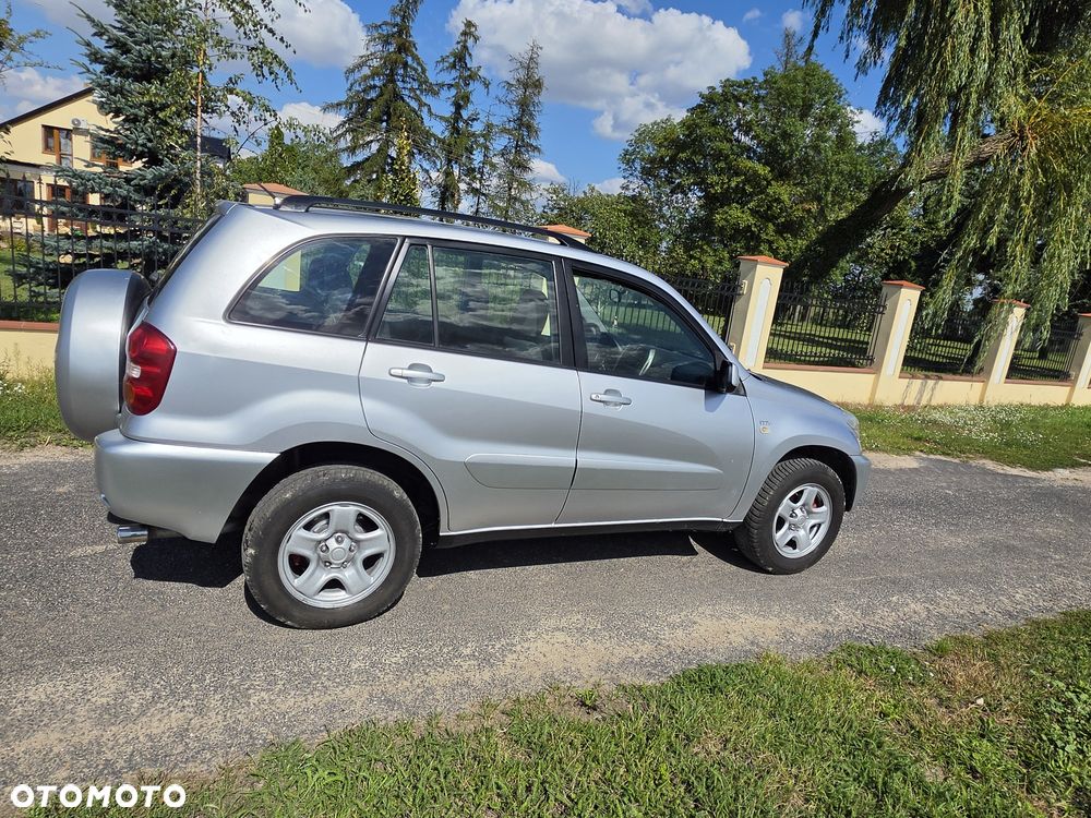 Toyota RAV4 - 6