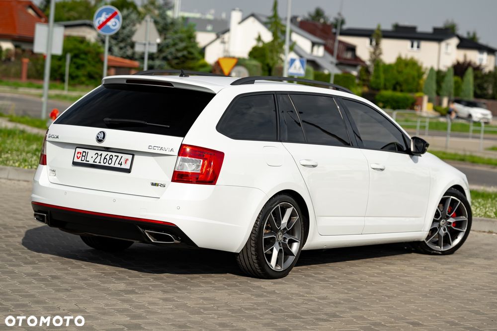 Skoda Octavia 2.0 TDI (Green tec) 4x4 DSG RS - 11