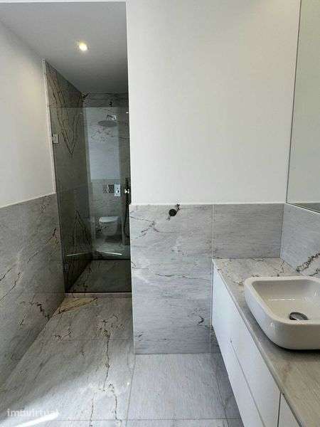 T2 Monte Estoril Remodelado / Renovated — Próximo do Oceano - Grande imagem: 5/12