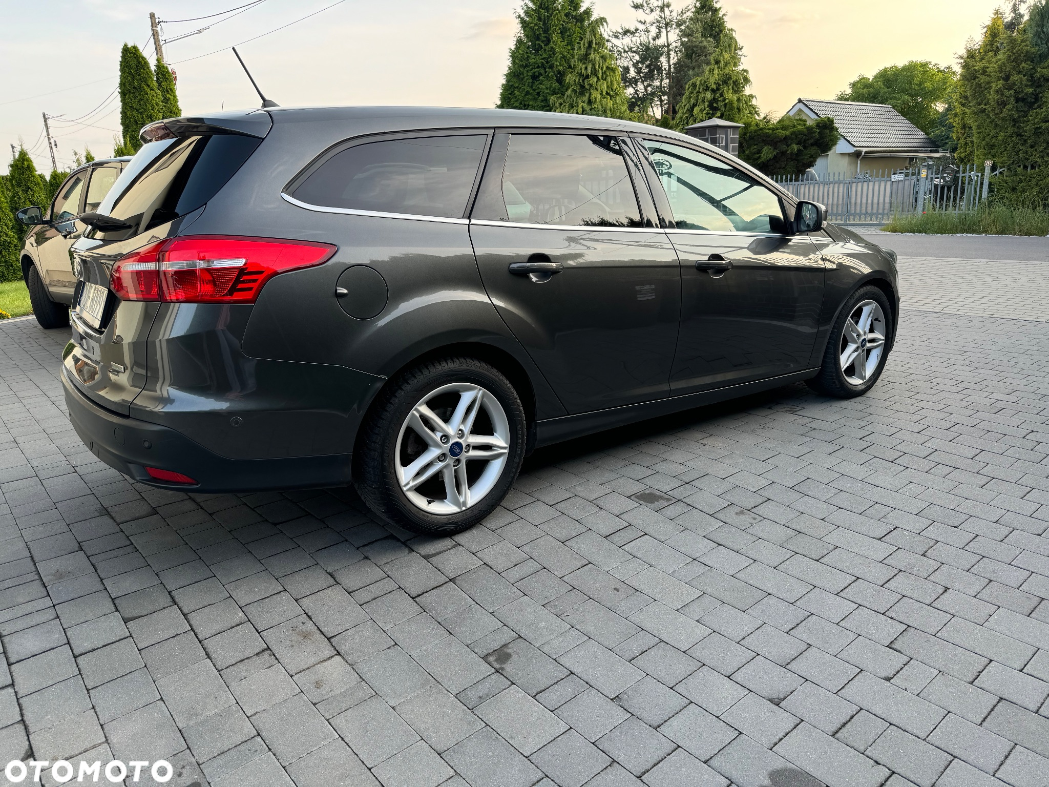 Ford Focus 1.0 EcoBoost Start-Stopp-System COOL&CONNECT DESIGN - 3
