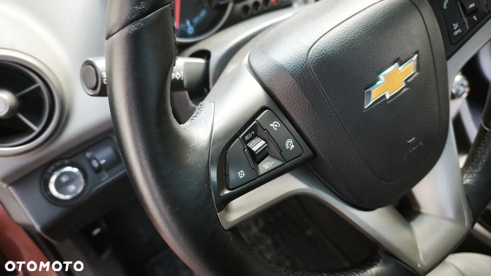 Chevrolet Aveo 1.6 LTZ - 22
