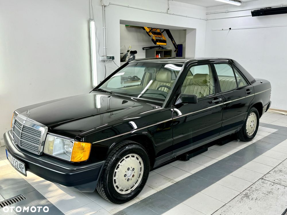 Mercedes-Benz W201 (190) - 7