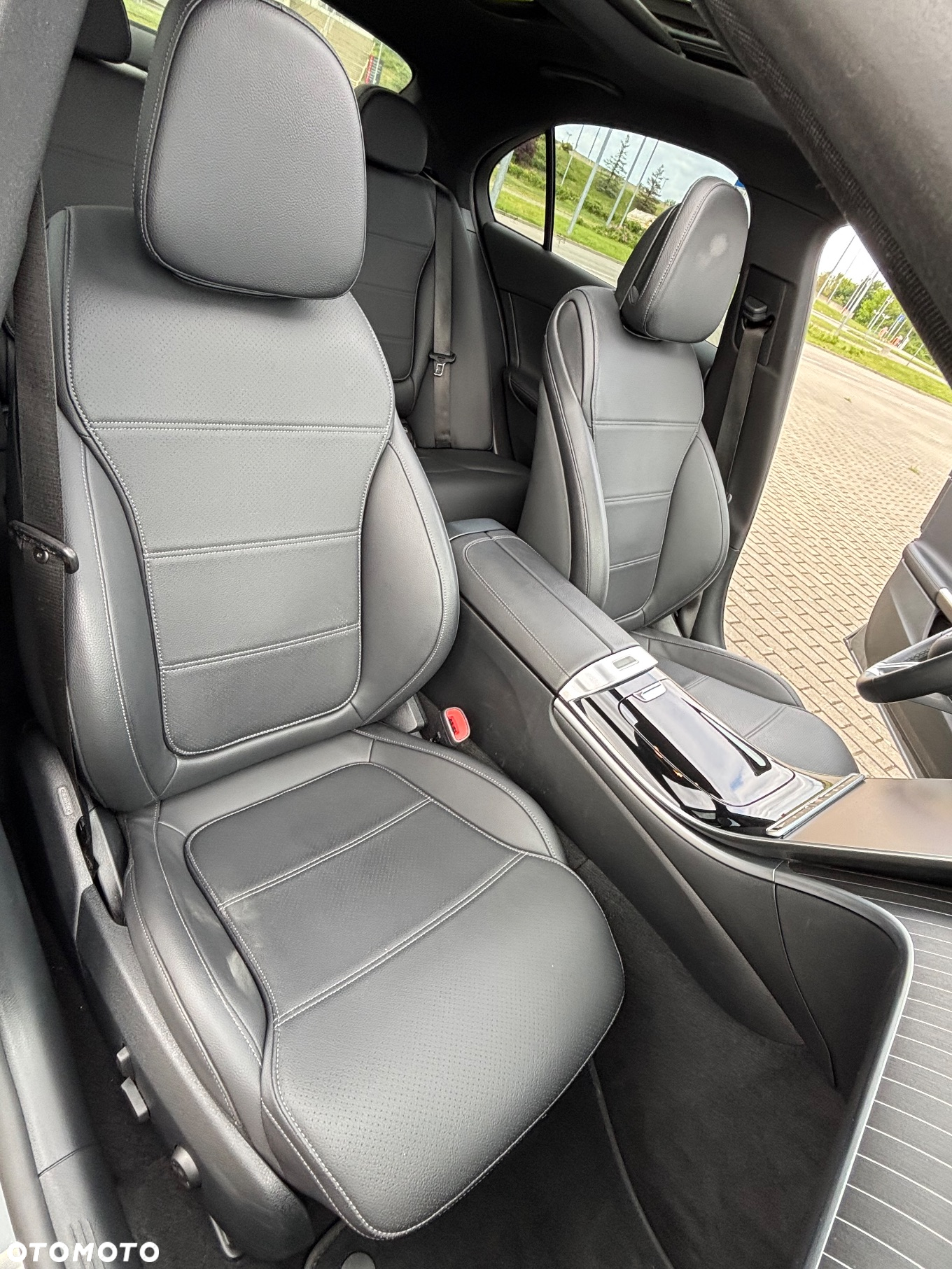 Mercedes-Benz Klasa C 300 e PHEV 4-Matic Avantgarde - 11