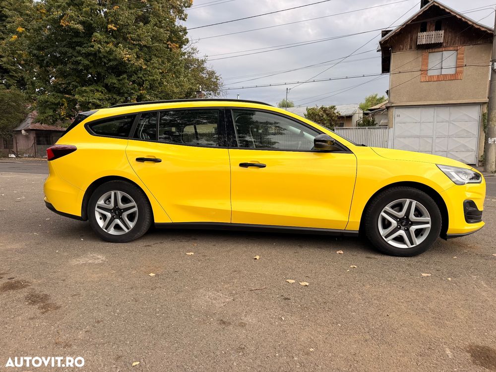 FORD Focus 2023 — imagine 4