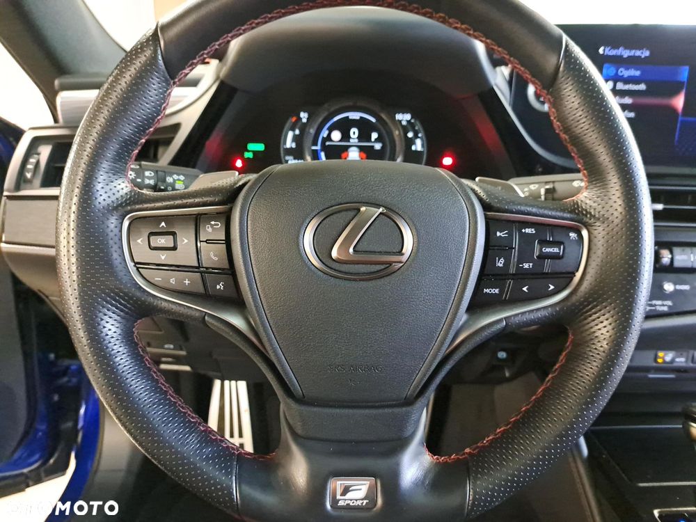 Lexus ES 300h F Sport Edition - 34