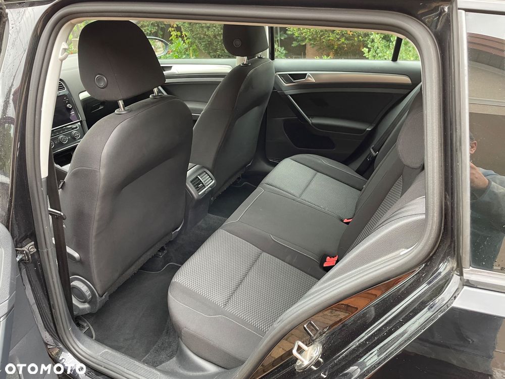 Volkswagen Golf - 18