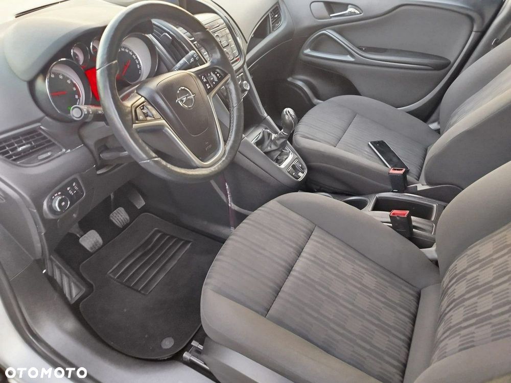 Opel Zafira - 13
