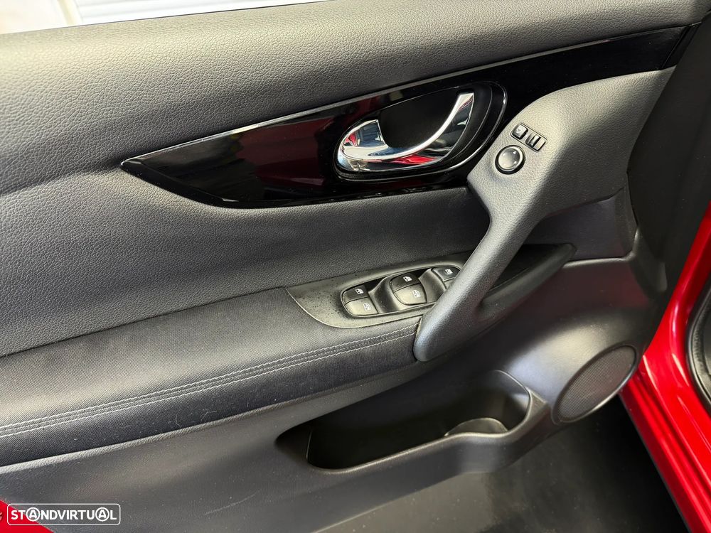 Nissan Qashqai 1.3 DIG-T N-Connecta LED+SKY - 7