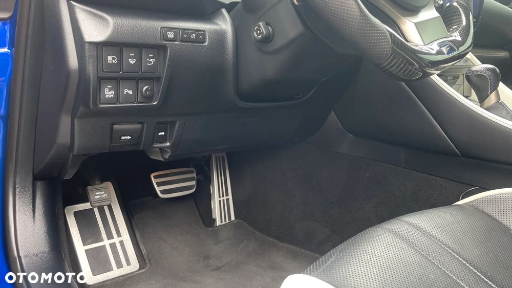 Lexus RC F Carbon - 20