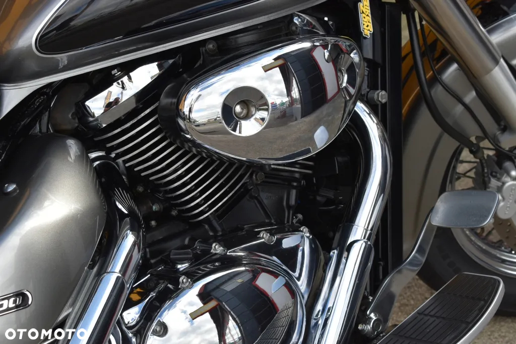 Suzuki Intruder - 33