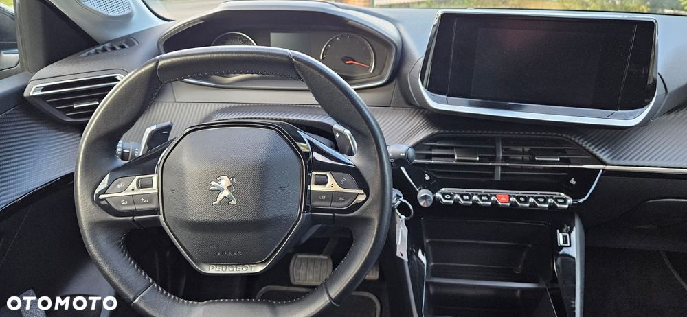 Peugeot 208 - 15