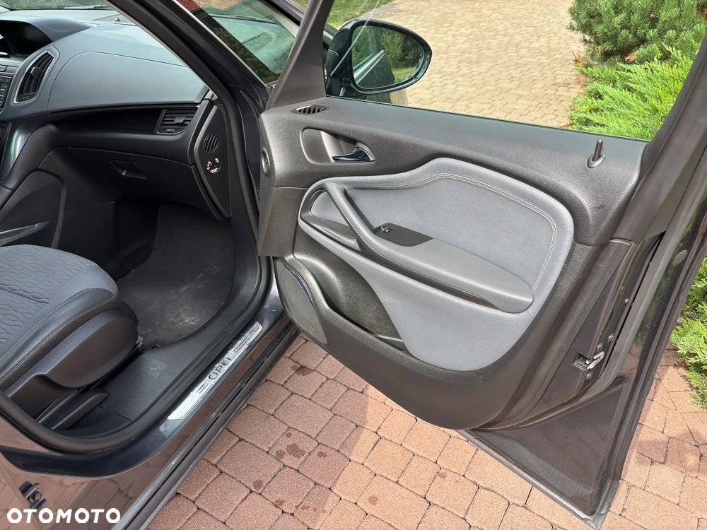 Opel Zafira Tourer 1.4 Turbo Innovation - 26