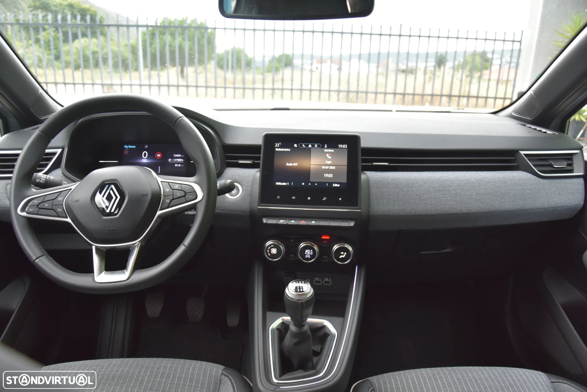 Renault Clio 1.0 TCe Techno - 26
