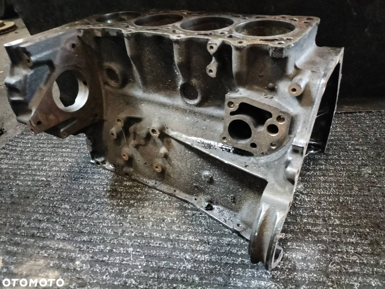 BLOK SILNIKA MERCEDES W201 190 2.0 D 601912 - 5