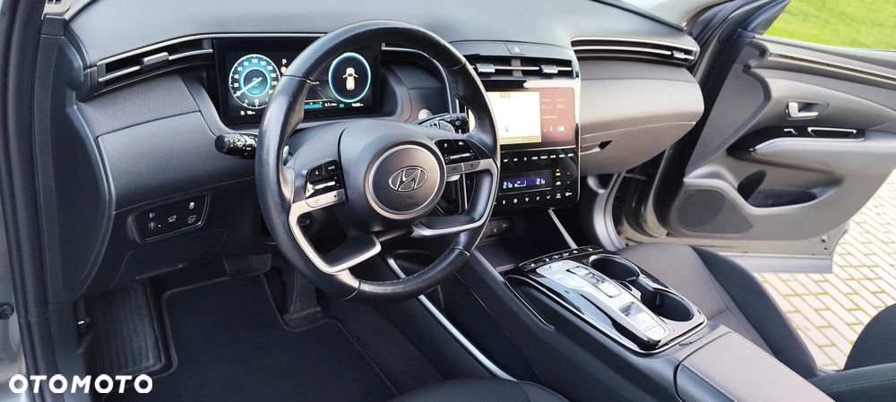 Hyundai Tucson 1.6 T-GDi HEV Executive 2WD - 16