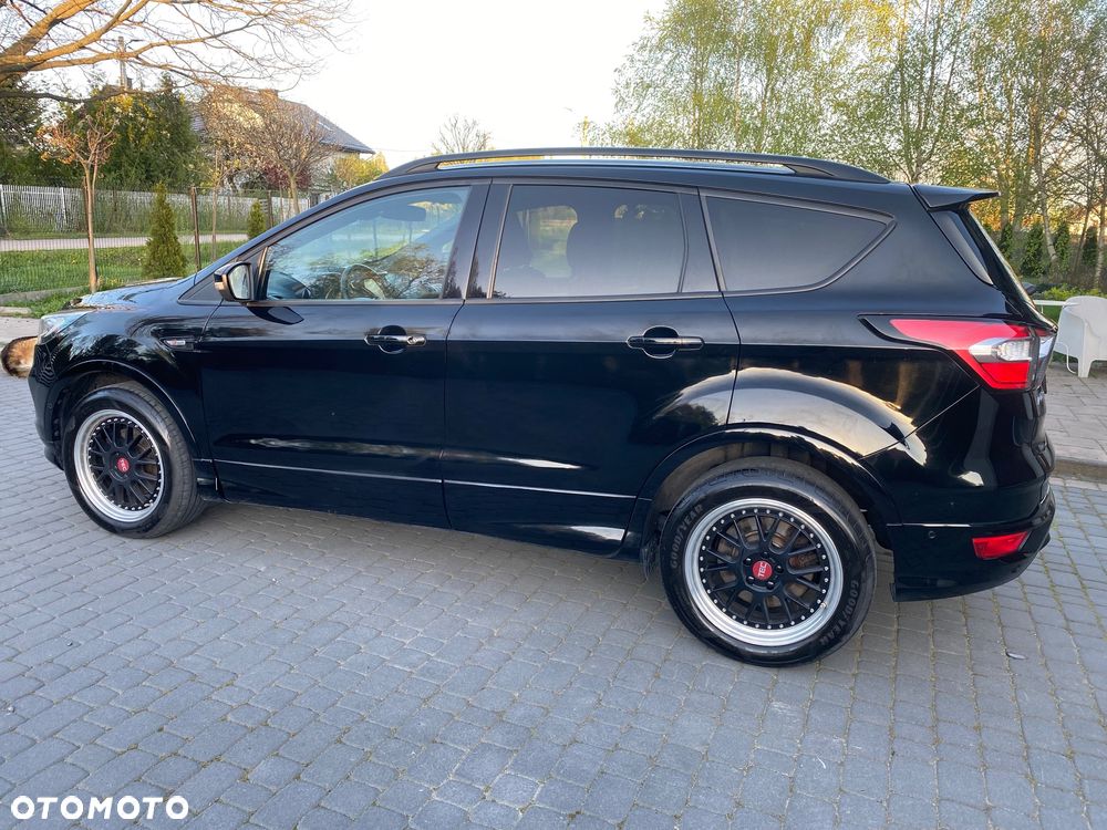 Ford Kuga 1.5 EcoBoost 2x4 ST-Line - 3