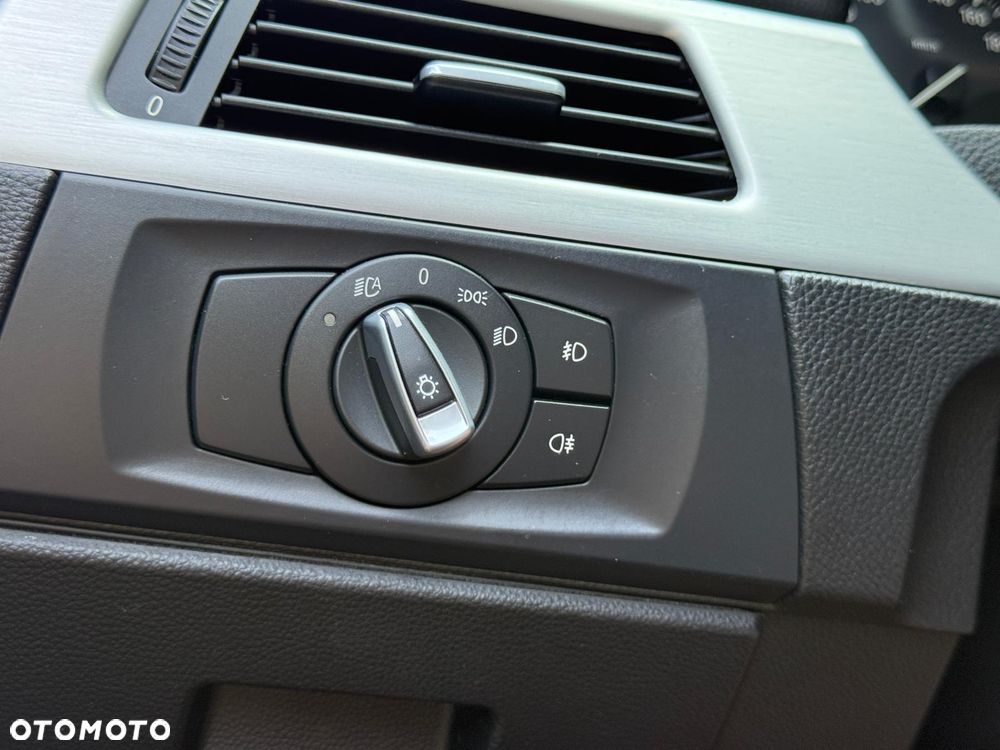 BMW Seria 3 318d DPF Edition Exclusive - 29
