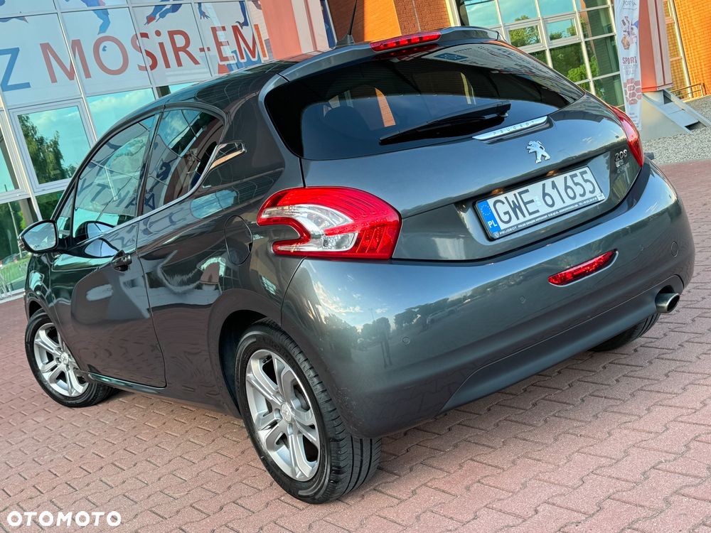 Peugeot 208 - 4